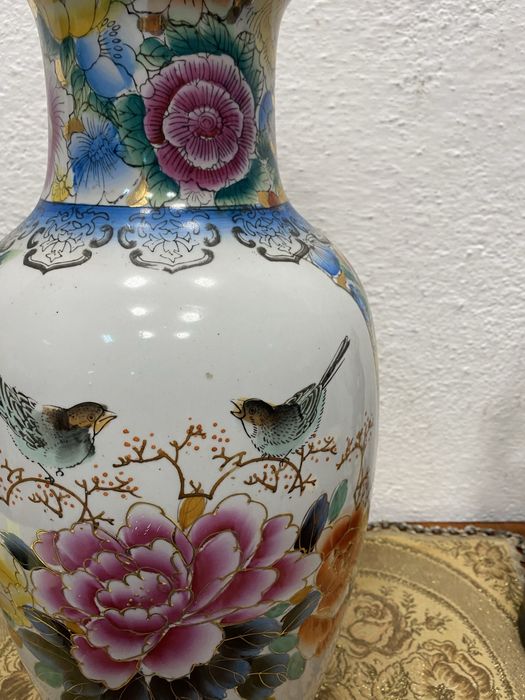 Китайска ваза от порцела с маркировка