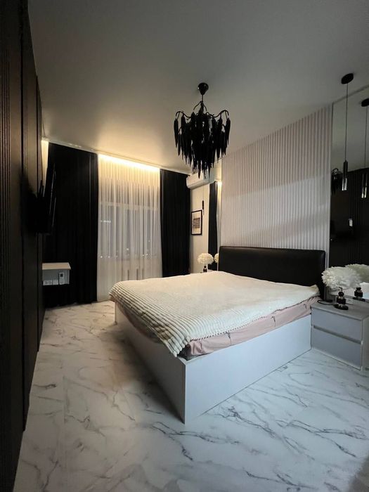 Продаётся 3-х комнатная квартира возле Шох Мед Центр Ойбек