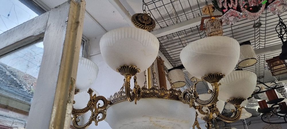 Candelabre cu becuri