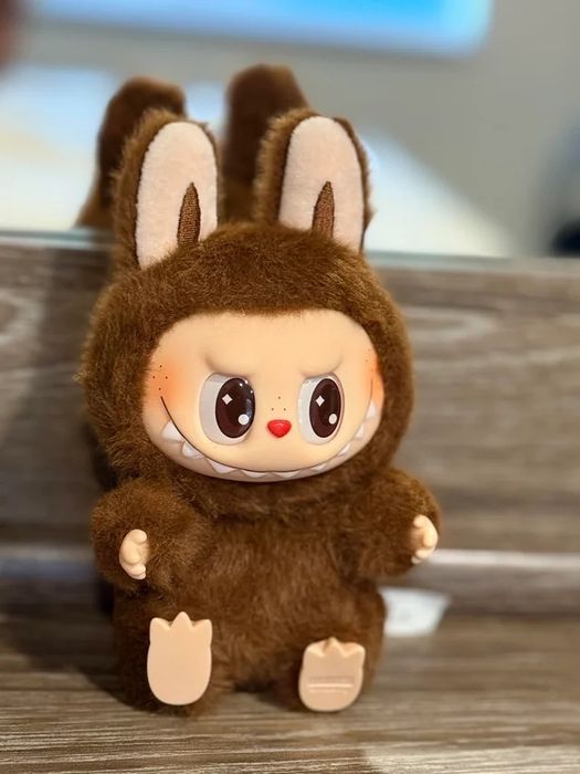 ПРОМО!  Играчка Labubu 15см, Лабубу ключодържател Labubu Have A Seat