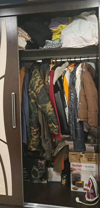 Продаеться шкаф-купэ.Б/у