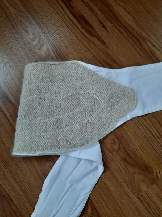 Пояс с собачьей шерсти.