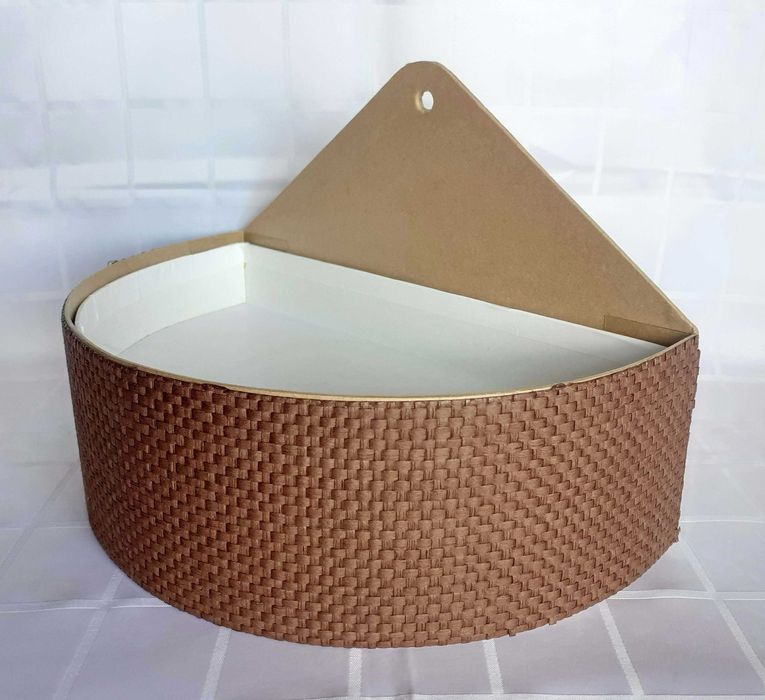 Декоративна поставка за стена