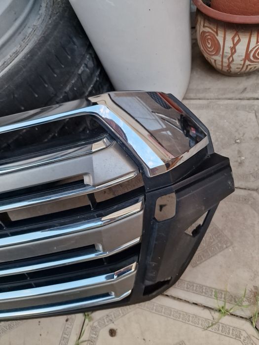 Решетка тойота ленд крузер 200.