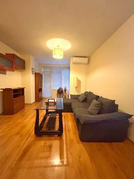 Тристаен апартамент в Овча Купел