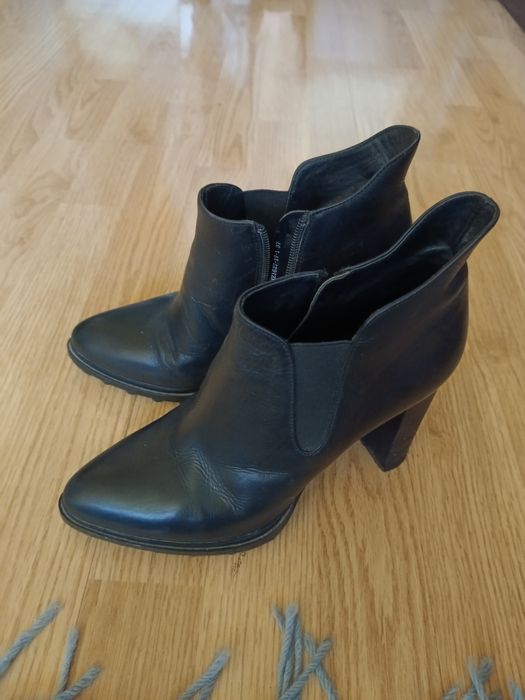 Продаю Ботиночки, сапоги осенние,