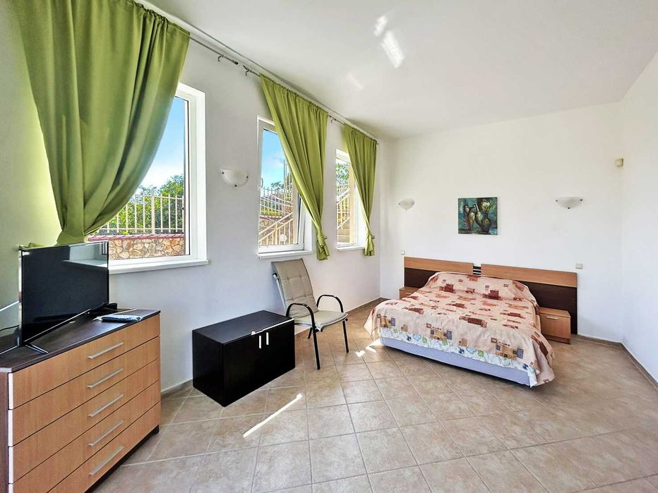 Дава се под наем Къща в Балчик - 280 кв.м за 346.8 € - Снимка #17