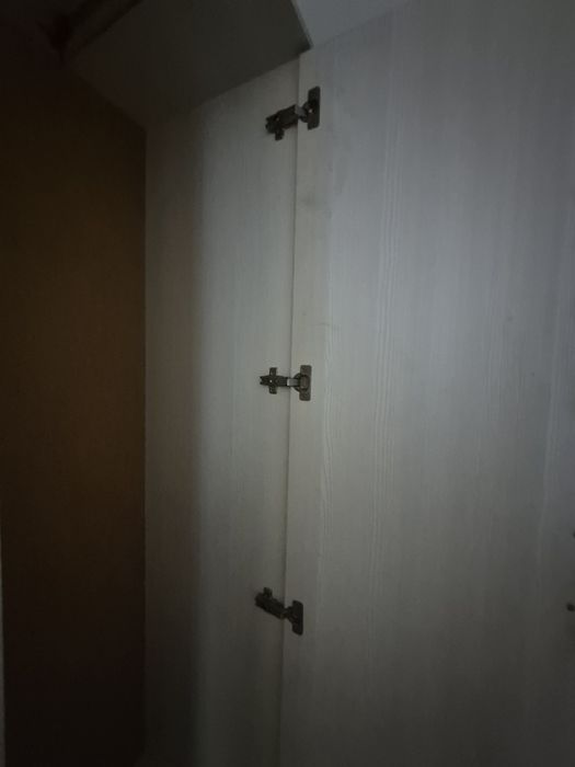 Продам прихожую светлую