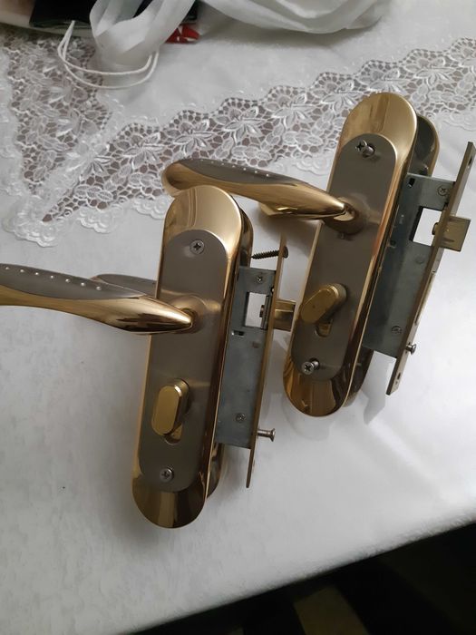 Продаются дверные замки