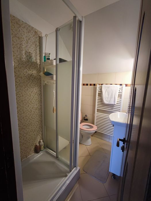 Închiriez casa în Hateg