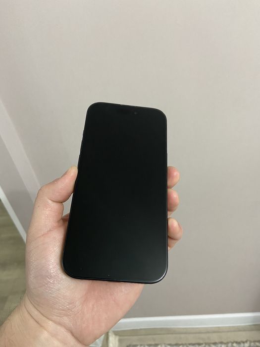 Продаю iPhone 15