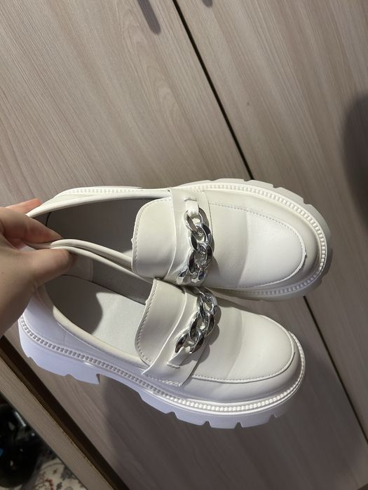 Лоферы , одевада один раз состояние новое