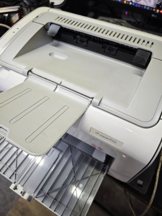 В продаже принтер HP 1102