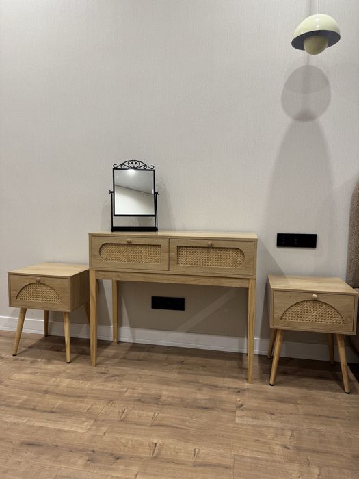 Туалетный столик, тумбы