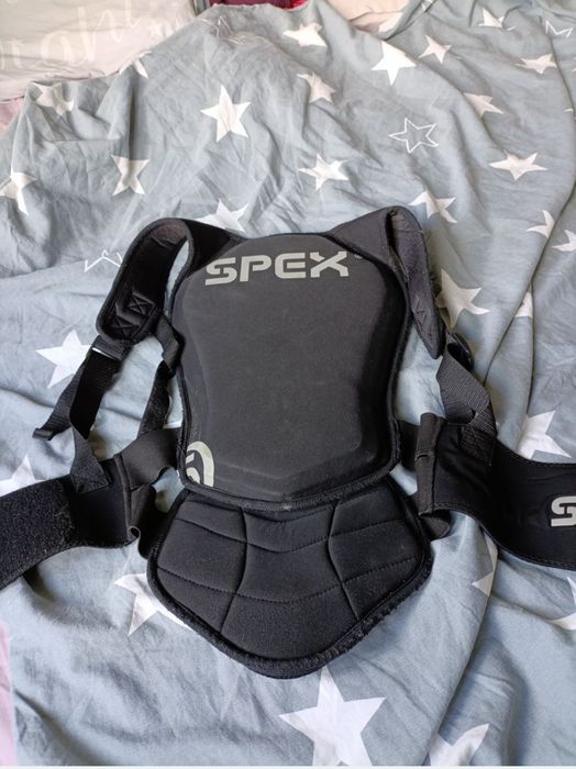 Жилетка за Ски,сноуборд и каски.