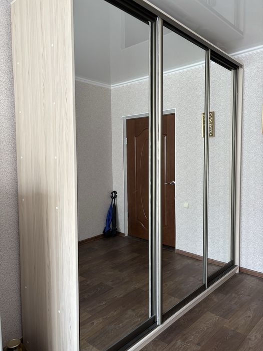 Шкаф-купе с зеркалами