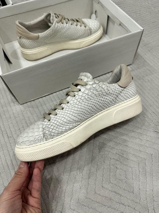 Кроссовки кожаные