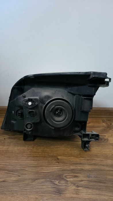 Десен фар за Nissan X-Trail / Нисан Х-Трейл 2006г