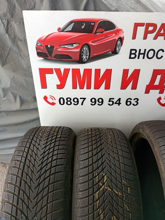 Почти нови 2бр.235/45/18 Goodyear UGP 3 dot3024