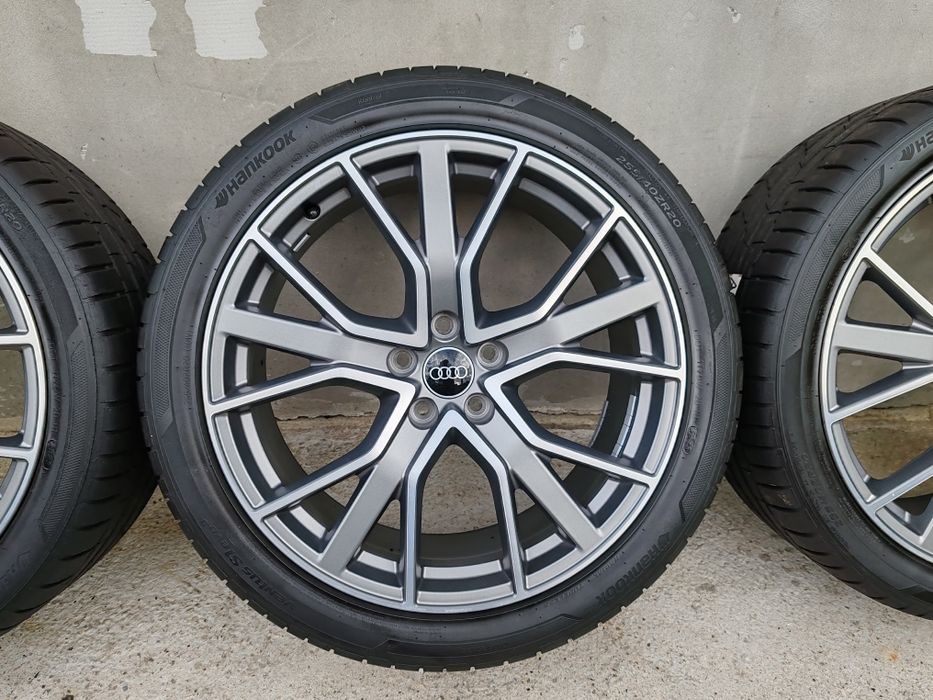 Ауди 20 цола, Audi Q3 , SQ3