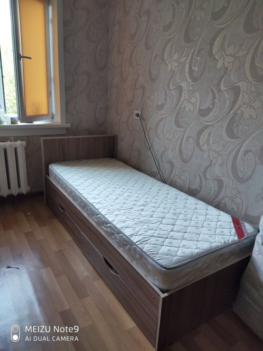 Продам кровать с матрасом.2штуки