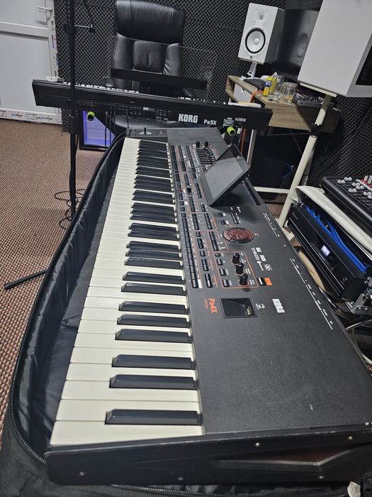 Vând Korg pa4x oriental