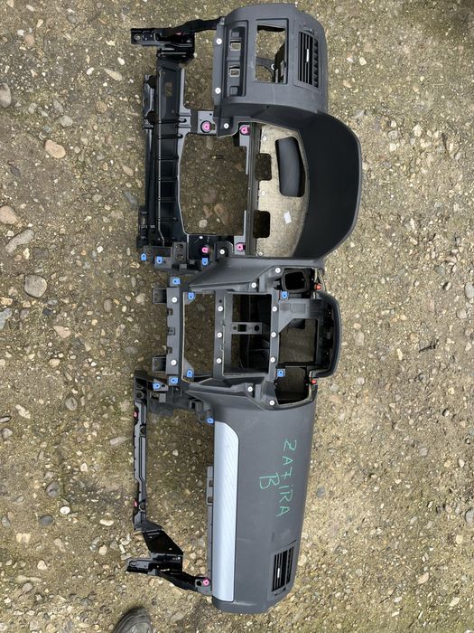 Plansa bord opel zafira b