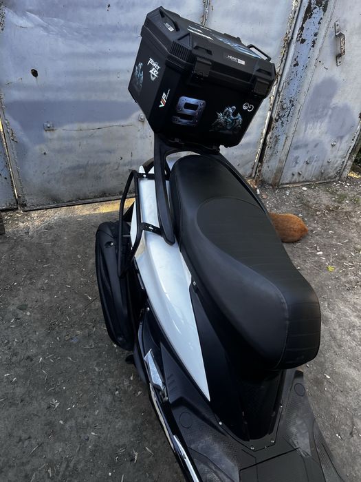 Продам скутер макси.