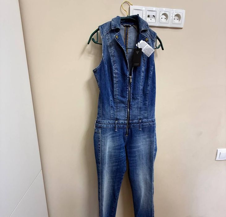 Продается новый комбинезон GUESS