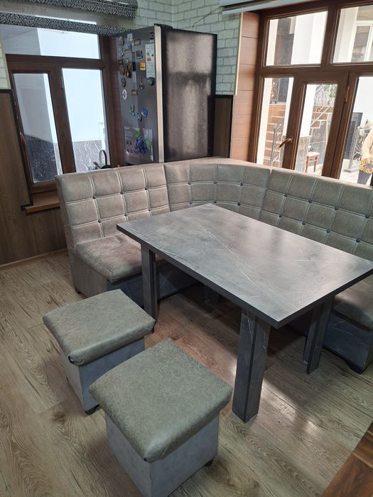 Kuxinniy ugolok sotiladi