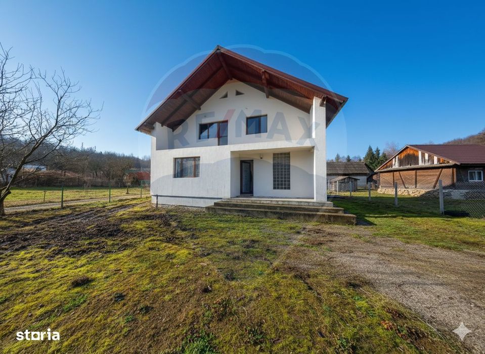 Casă cu 5 camere de vânzare în Piatra, Maramureș