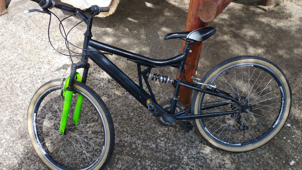Vând urgent bicicletă