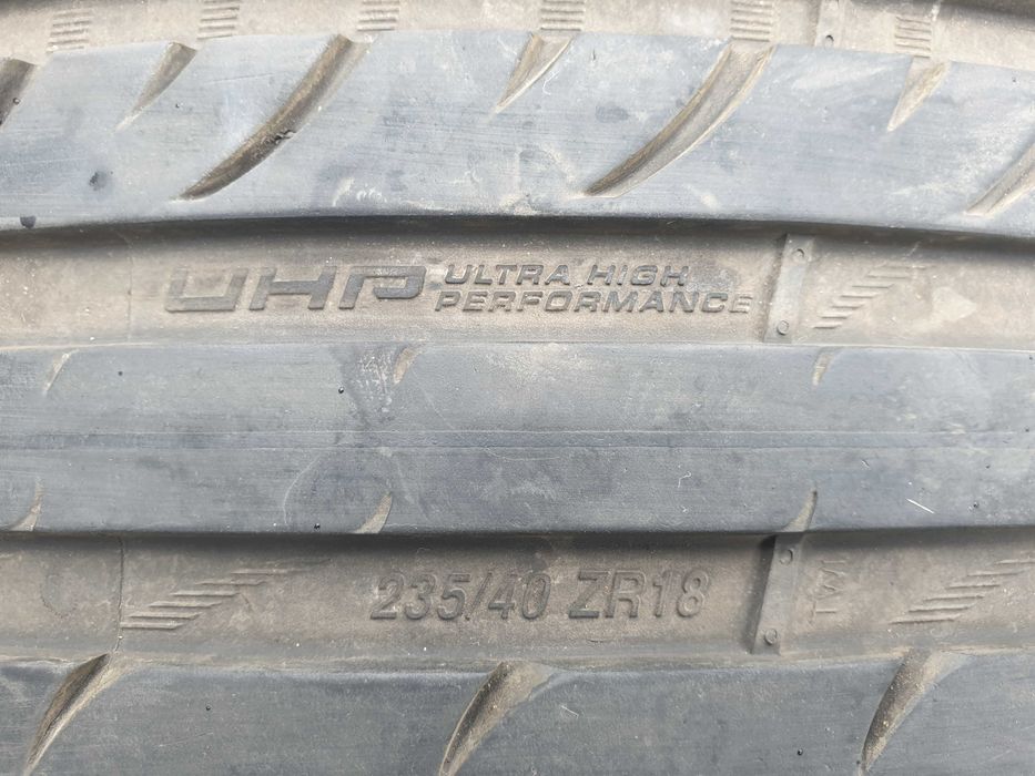4 броя летни KORMORAN Ultra High Performance 235/40 R18 95Y.