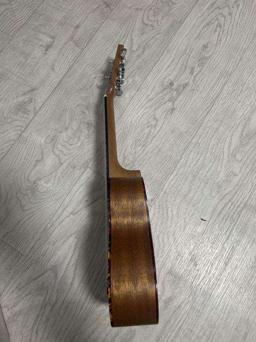 Укулеле новая срочно продам