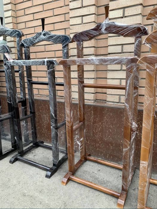 Вешелка вешалка .