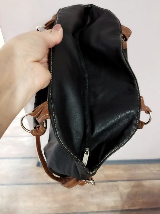 Дамска черна чанта