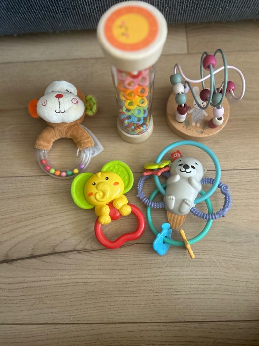 5 броя бебешки играчки