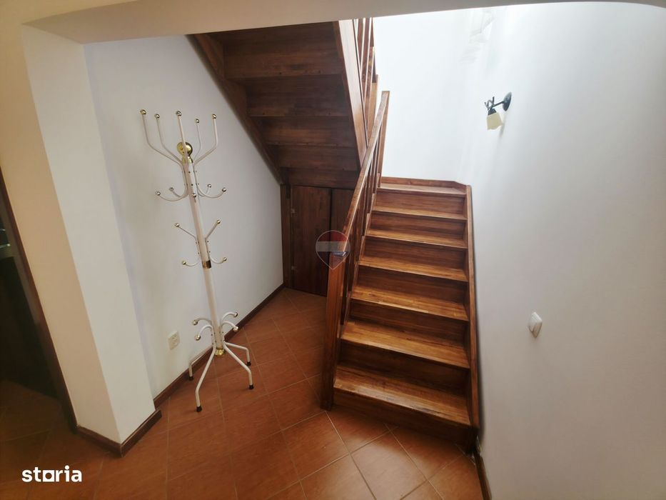 Casă / Vilă cu 5 camere de vânzare