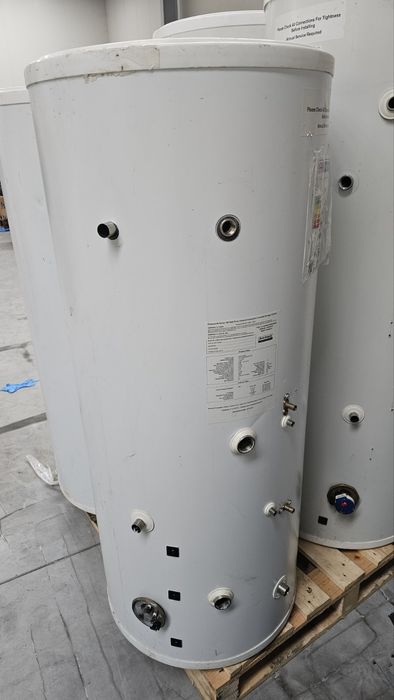 Бойлер 180л с една серпентина неръждаем