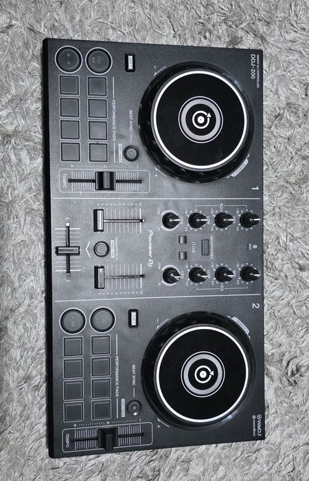 Pioneer Midi controler/dj пулт DDJ 200