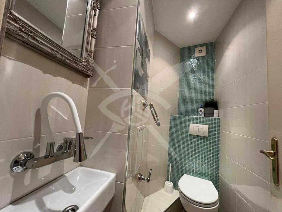 Дава се под наем Тристаен апартамент в София, Лозенец - 125 кв.м за 1246.44 € - Снимка #11