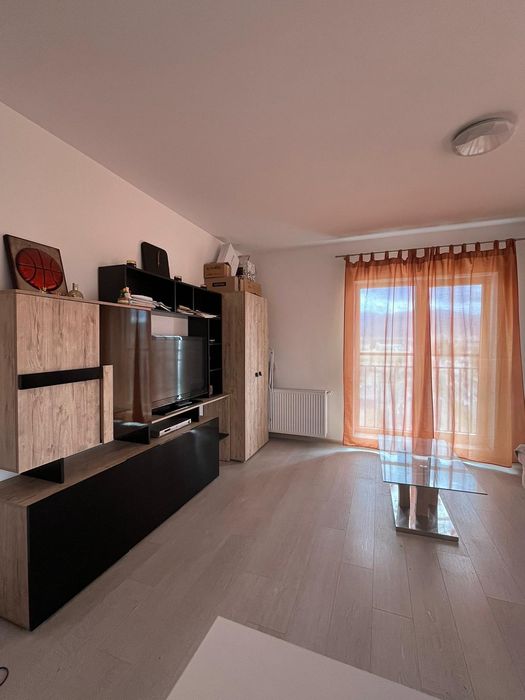 Ofer spre închiriere garsoniera  Coresi