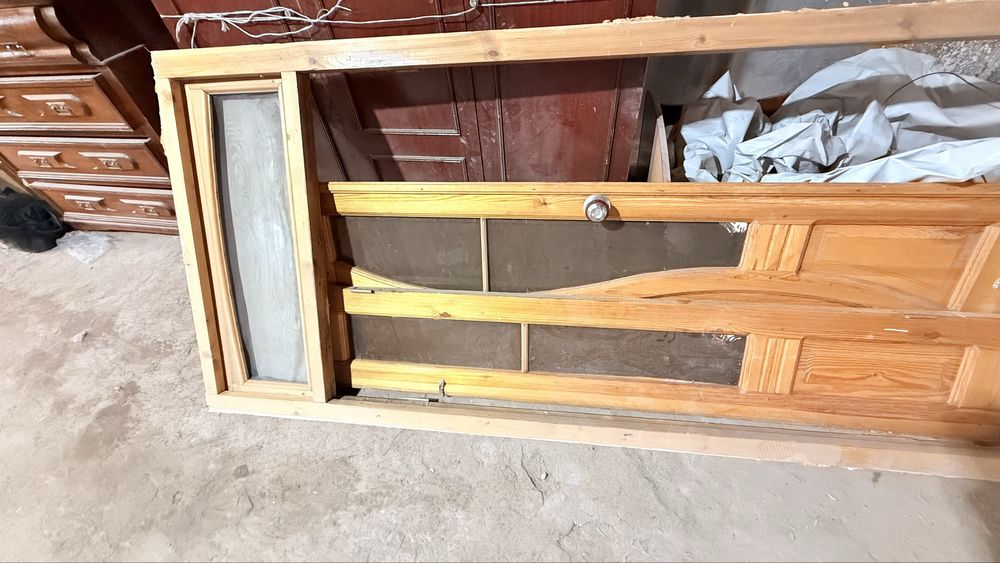 Шкаф комут ва тахта эшик сотилади.