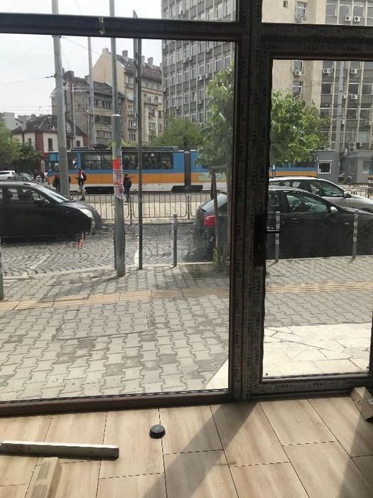 Дава се под наем Магазин в София, Център - 40 кв.м за 827.73 € - Снимка #2