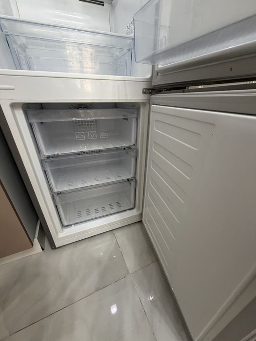 Холодильник серый