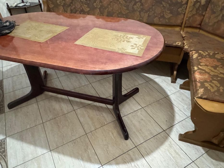 Диван для кухни со стулом