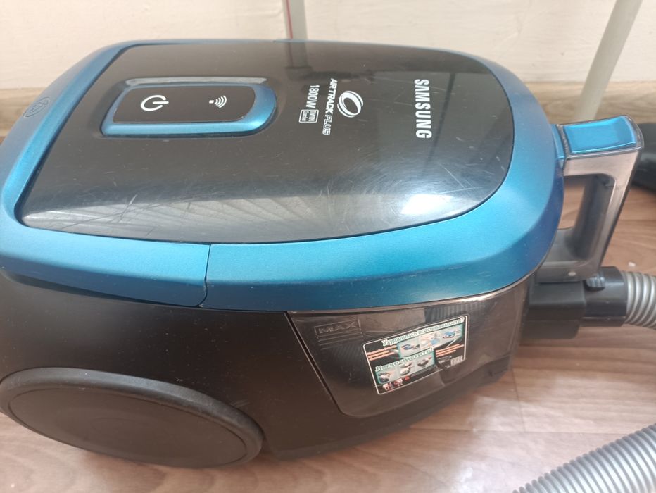 Пылесос Samsung работающий