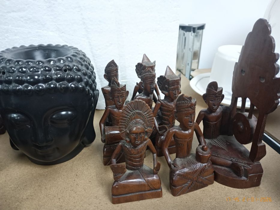 Trib de figurine asiatice