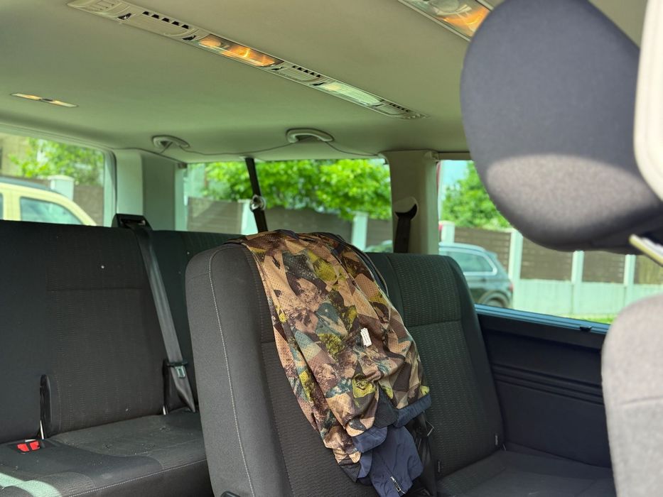 Volkswagen Caravelle Primul proprietar, dublu climatronic , modelulu este extra lung