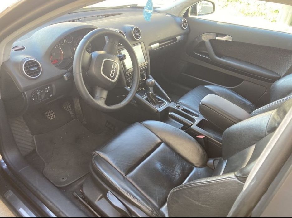 Audi A3 автомобил